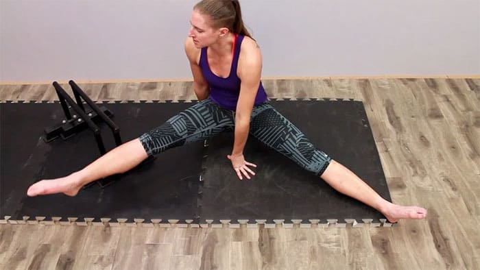 Calories and Sculpt with 6 Moves of Butt Workout In 20 Minute  Lift-Leg Straddling