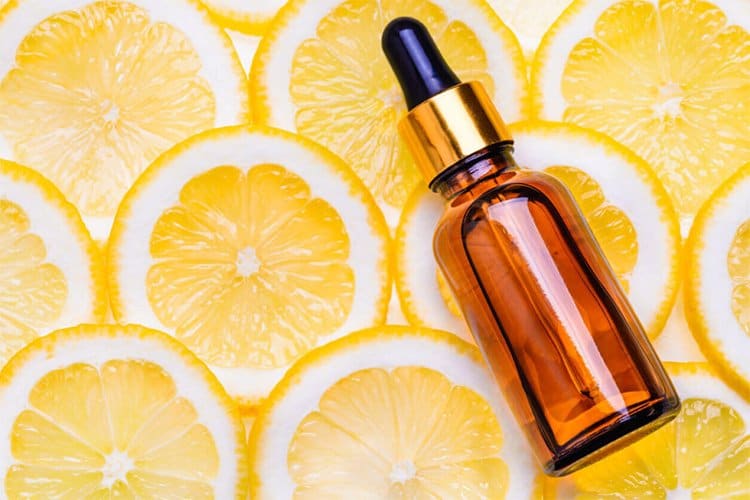 Why Antioxidant Serums Are Necessary for Every Skincare Routine